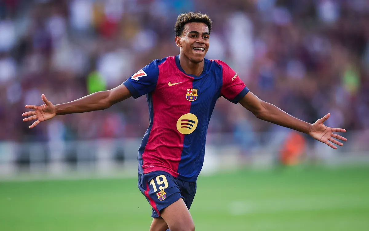 Lamine Yamal in action for Barcelona Image