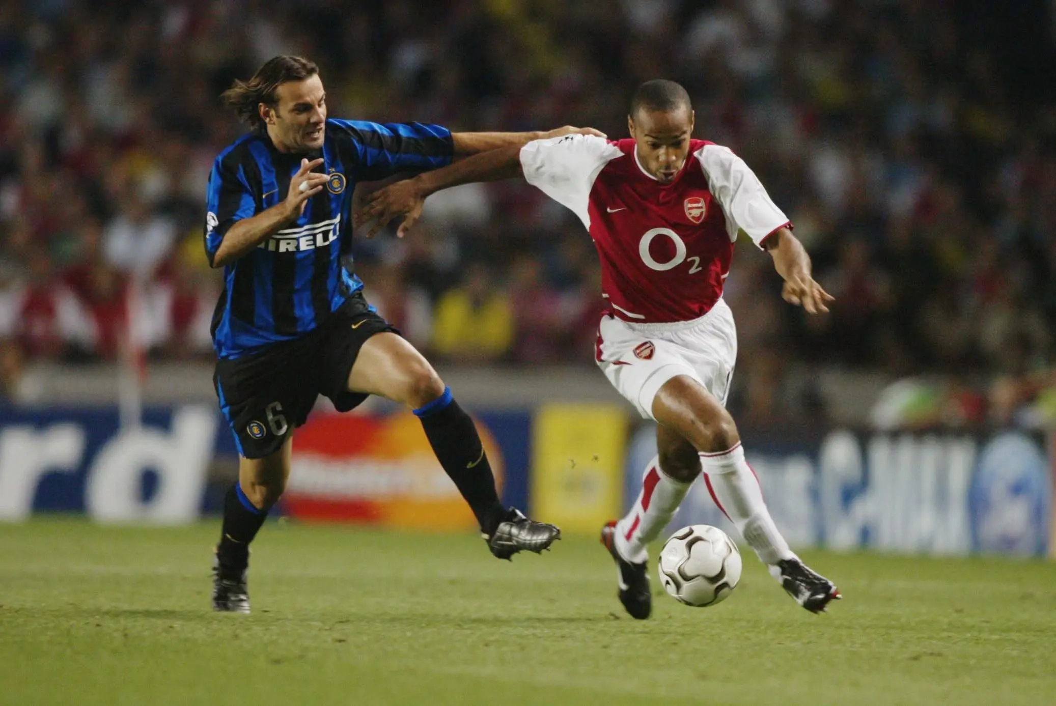 thierry_henry_arsenal_and_cristiano_zanetti_inter_4e9526291f